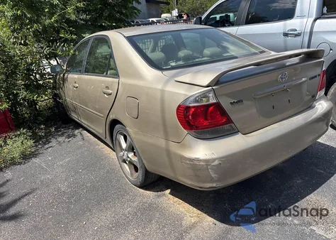 2005 Toyota Camry Se V6 z USA, uszkodzony, nr VIN 4T1BA32K05U074598